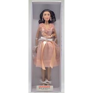 Madame Alexander 16" Doll-Desperate Housewives "Susan Mayer" 47670 NEW IN BOX